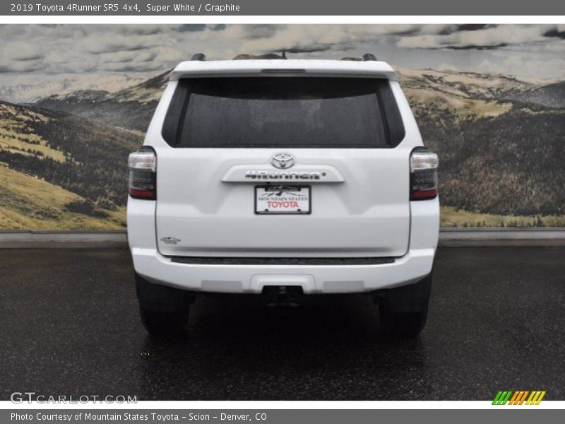 Super White / Graphite 2019 Toyota 4Runner SR5 4x4