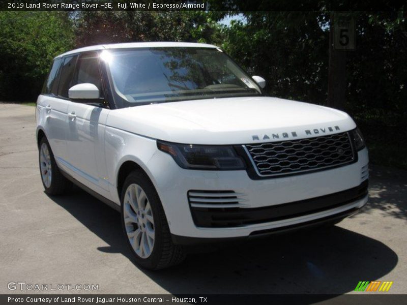 Fuji White / Espresso/Almond 2019 Land Rover Range Rover HSE
