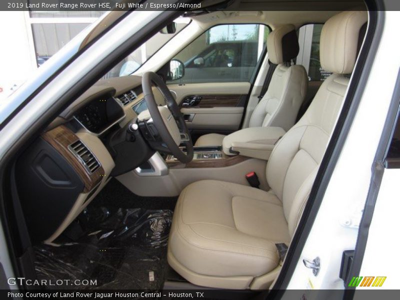 Fuji White / Espresso/Almond 2019 Land Rover Range Rover HSE