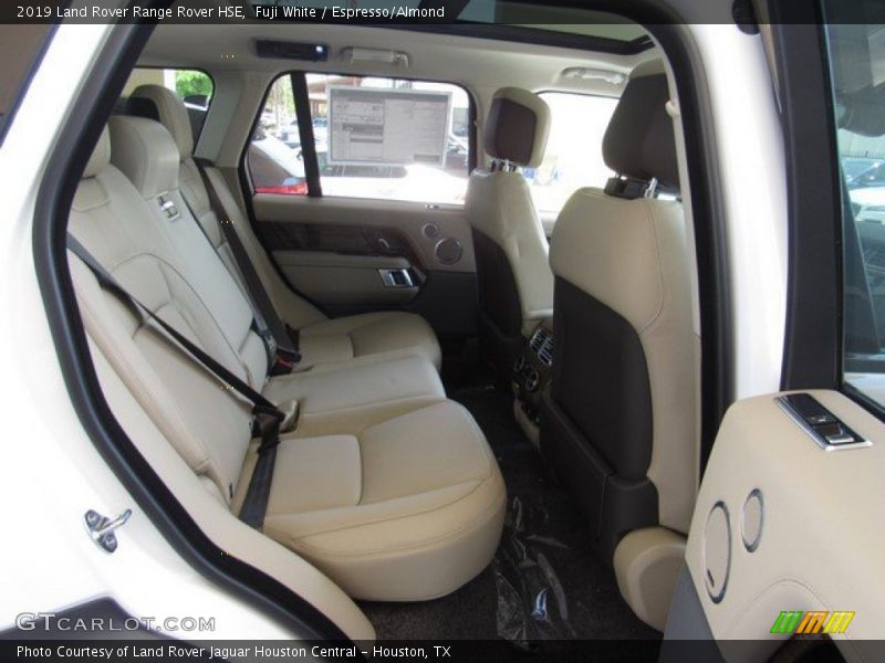 Fuji White / Espresso/Almond 2019 Land Rover Range Rover HSE