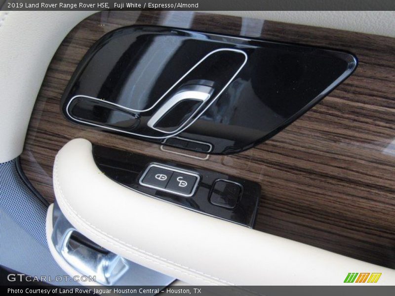 Fuji White / Espresso/Almond 2019 Land Rover Range Rover HSE