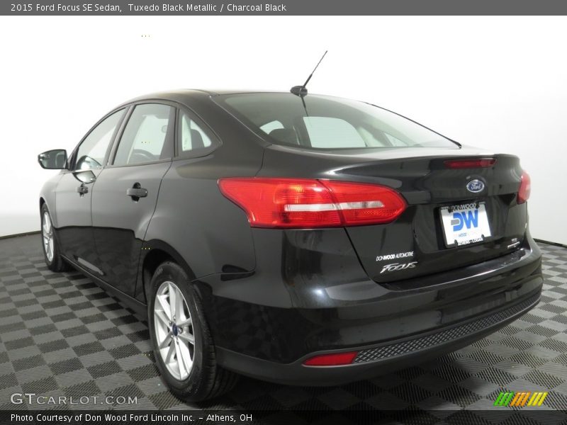 Tuxedo Black Metallic / Charcoal Black 2015 Ford Focus SE Sedan