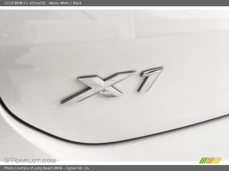 Alpine White / Black 2019 BMW X1 xDrive28i