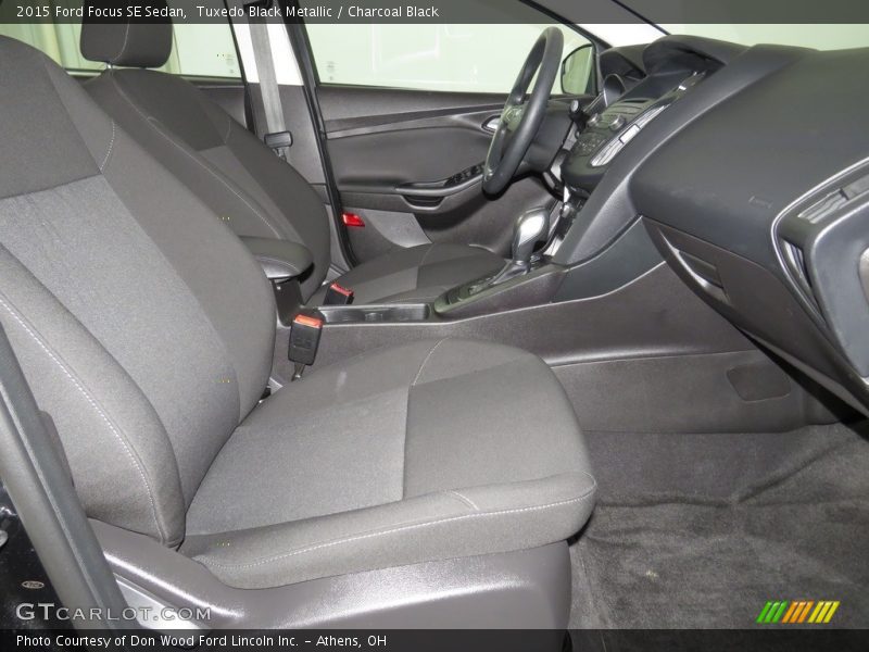 Tuxedo Black Metallic / Charcoal Black 2015 Ford Focus SE Sedan