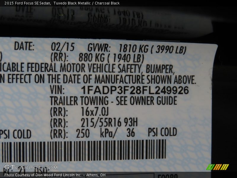 Tuxedo Black Metallic / Charcoal Black 2015 Ford Focus SE Sedan