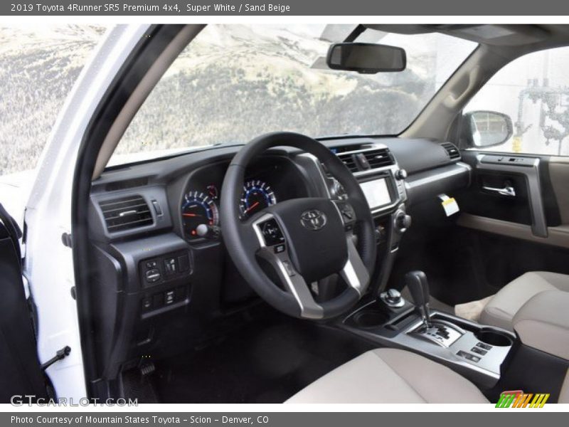 Super White / Sand Beige 2019 Toyota 4Runner SR5 Premium 4x4