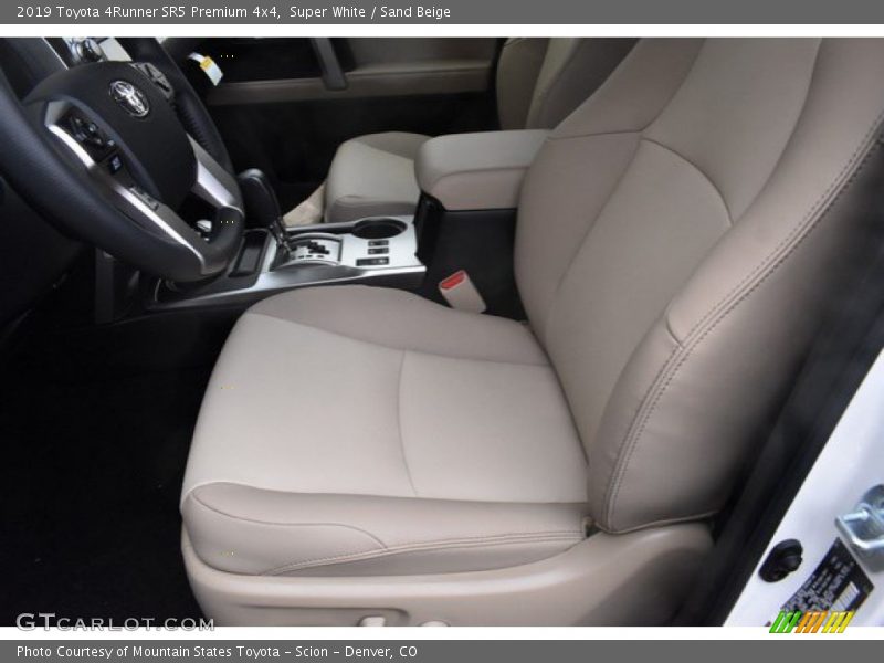 Super White / Sand Beige 2019 Toyota 4Runner SR5 Premium 4x4