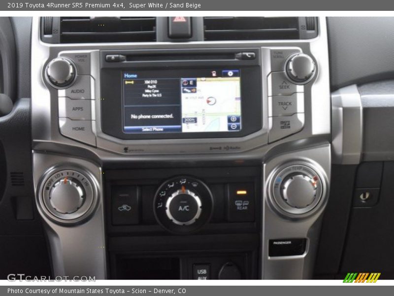 Super White / Sand Beige 2019 Toyota 4Runner SR5 Premium 4x4