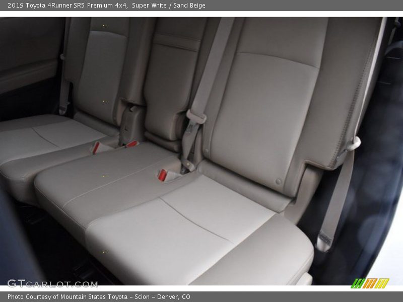 Super White / Sand Beige 2019 Toyota 4Runner SR5 Premium 4x4