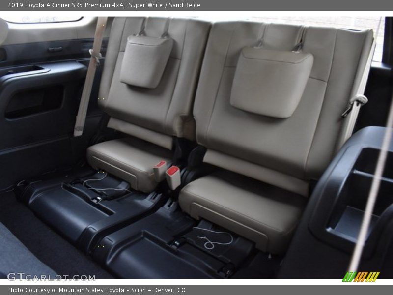 Super White / Sand Beige 2019 Toyota 4Runner SR5 Premium 4x4