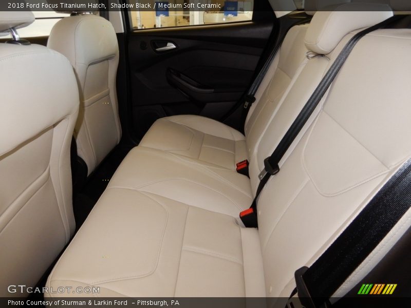 Shadow Black / Medium Soft Ceramic 2018 Ford Focus Titanium Hatch