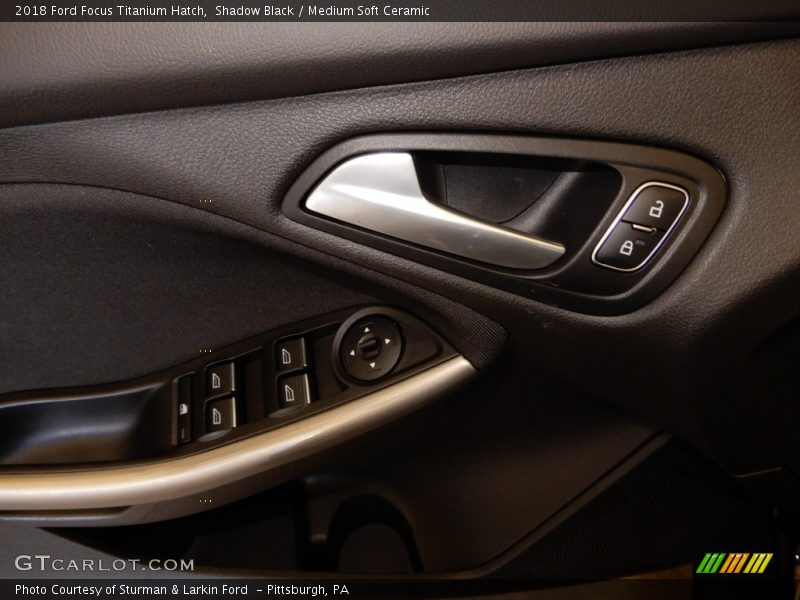 Shadow Black / Medium Soft Ceramic 2018 Ford Focus Titanium Hatch