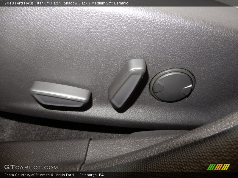 Shadow Black / Medium Soft Ceramic 2018 Ford Focus Titanium Hatch