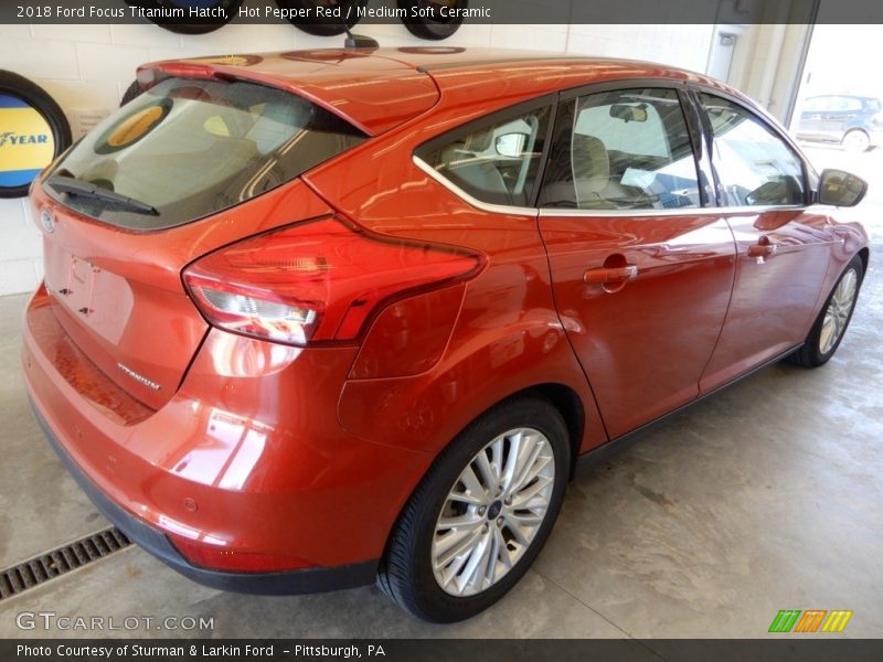 Hot Pepper Red / Medium Soft Ceramic 2018 Ford Focus Titanium Hatch
