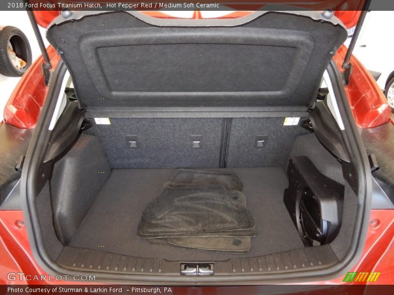 Hot Pepper Red / Medium Soft Ceramic 2018 Ford Focus Titanium Hatch