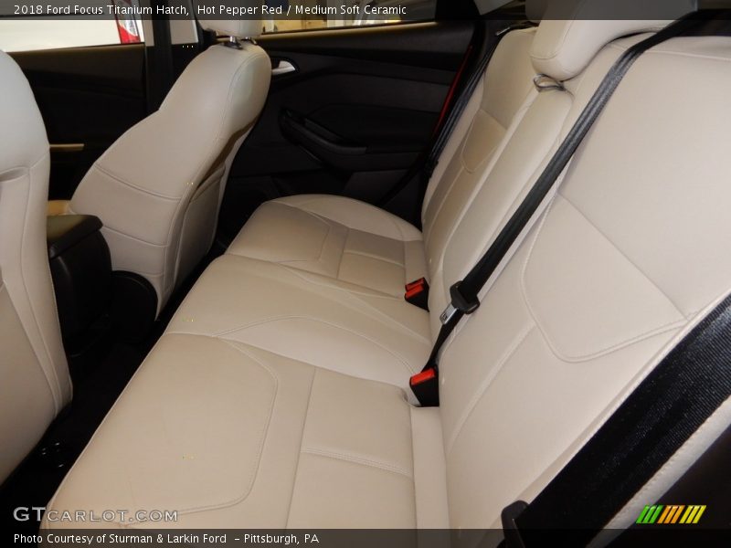 Hot Pepper Red / Medium Soft Ceramic 2018 Ford Focus Titanium Hatch