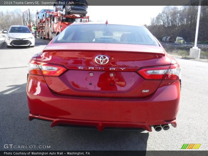 Supersonic Red / Ash 2019 Toyota Camry SE