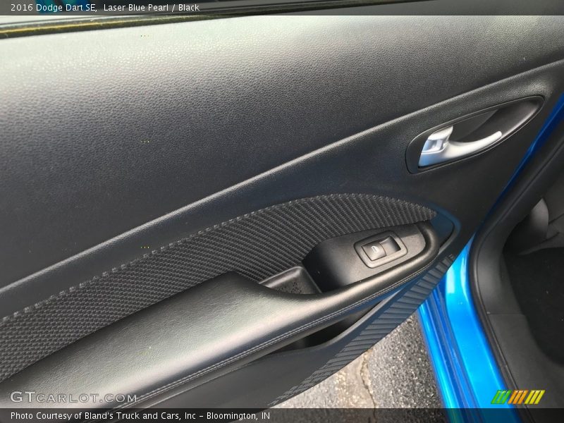 Laser Blue Pearl / Black 2016 Dodge Dart SE