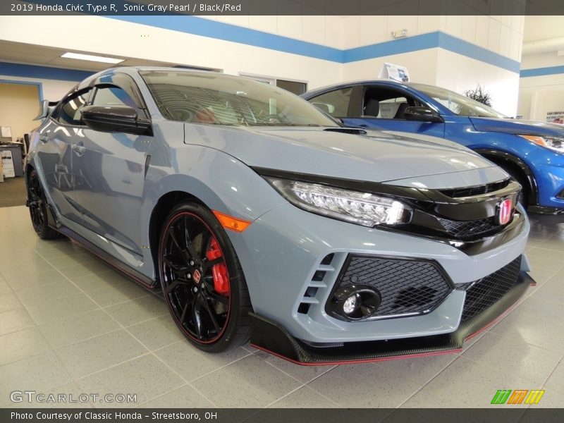 Front 3/4 View of 2019 Civic Type R