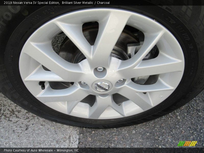 Brilliant Silver Metallic / Charcoal 2019 Nissan Versa SV Special Edition