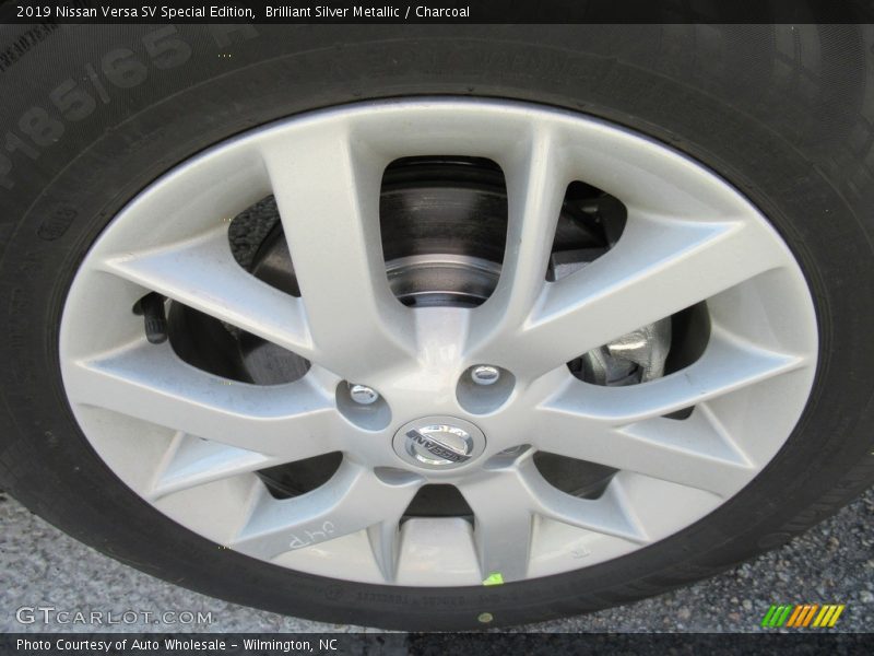 Brilliant Silver Metallic / Charcoal 2019 Nissan Versa SV Special Edition