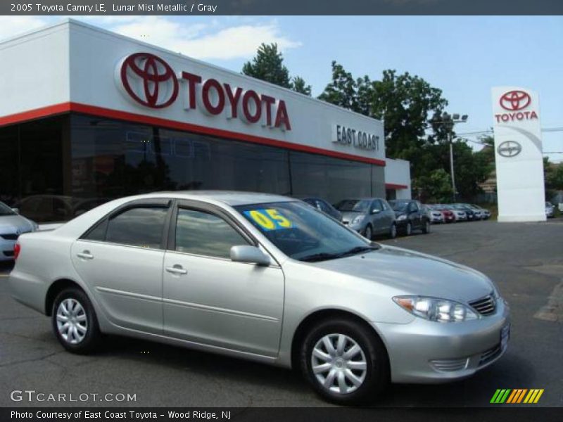Lunar Mist Metallic / Gray 2005 Toyota Camry LE