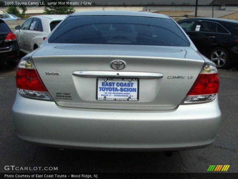 Lunar Mist Metallic / Gray 2005 Toyota Camry LE