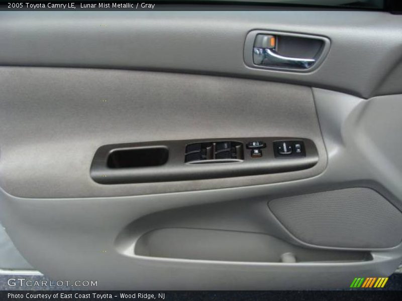 Lunar Mist Metallic / Gray 2005 Toyota Camry LE