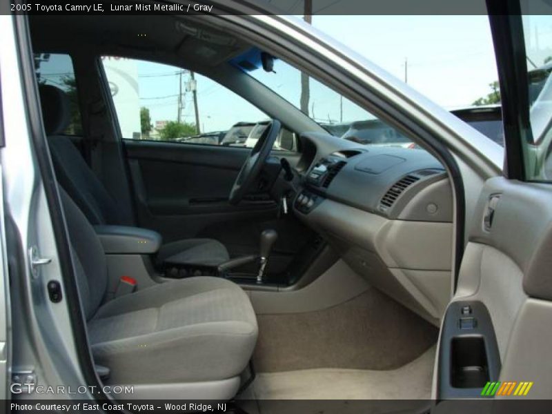 Lunar Mist Metallic / Gray 2005 Toyota Camry LE