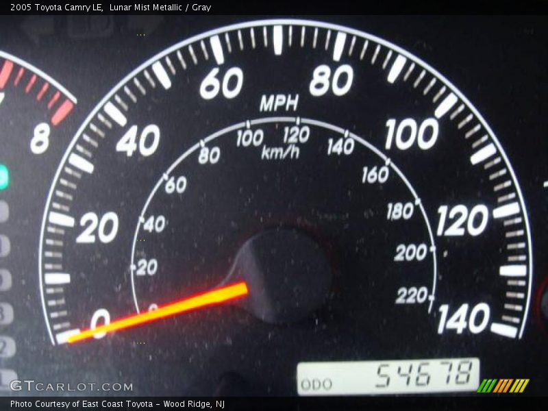 Lunar Mist Metallic / Gray 2005 Toyota Camry LE