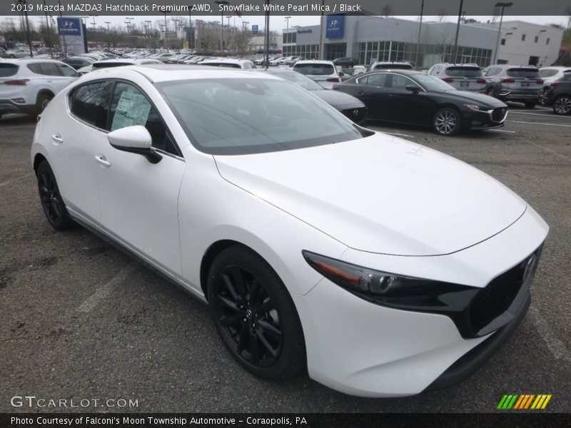 Front 3/4 View of 2019 MAZDA3 Hatchback Premium AWD