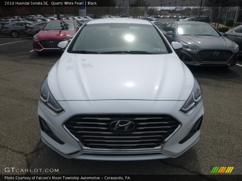 Quartz White Pearl / Black 2019 Hyundai Sonata SE