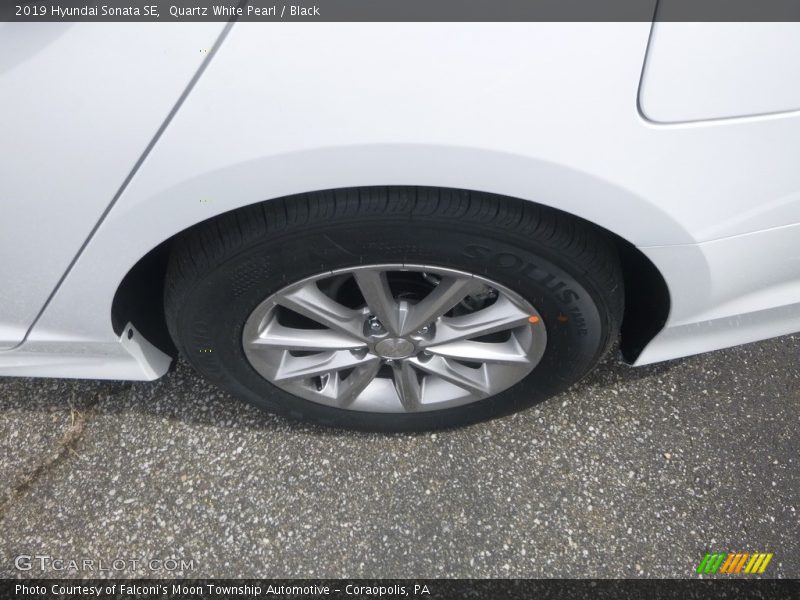 Quartz White Pearl / Black 2019 Hyundai Sonata SE