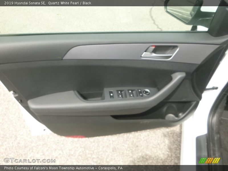 Quartz White Pearl / Black 2019 Hyundai Sonata SE