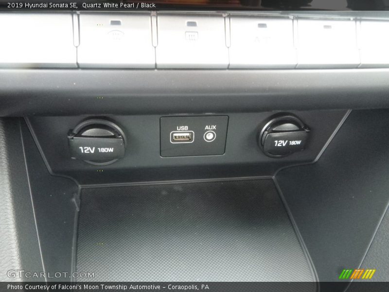 Quartz White Pearl / Black 2019 Hyundai Sonata SE