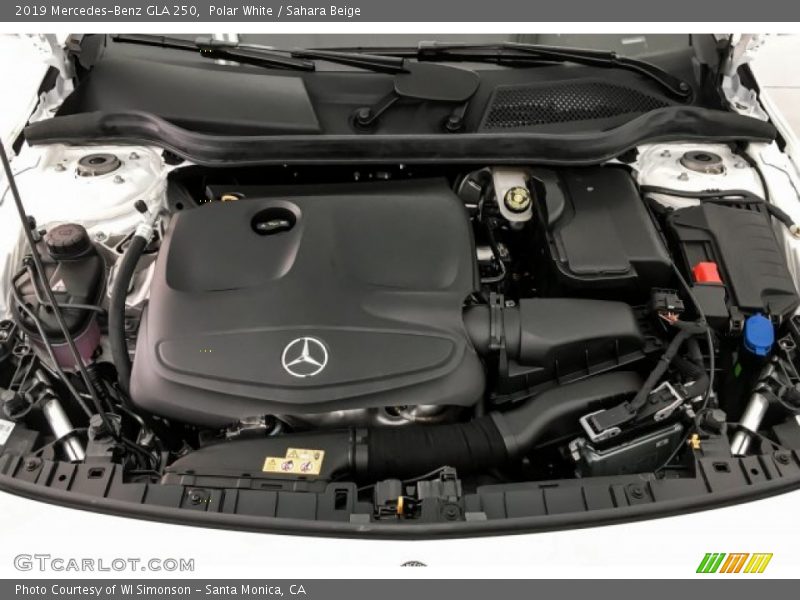 Polar White / Sahara Beige 2019 Mercedes-Benz GLA 250