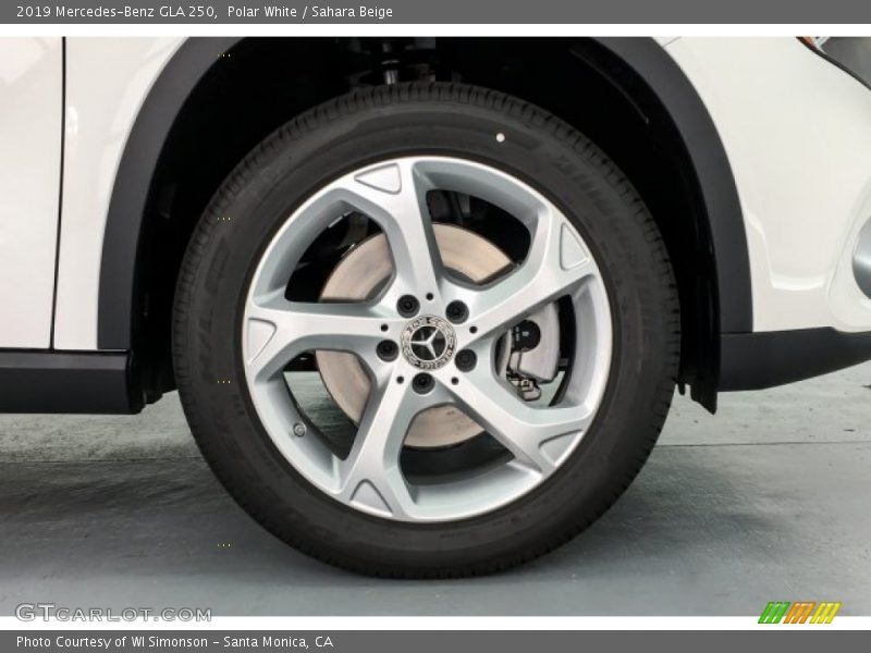Polar White / Sahara Beige 2019 Mercedes-Benz GLA 250