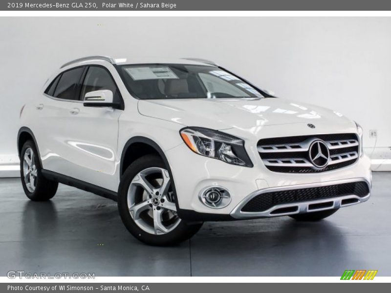 Polar White / Sahara Beige 2019 Mercedes-Benz GLA 250