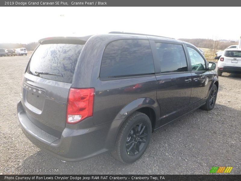 Granite Pearl / Black 2019 Dodge Grand Caravan SE Plus