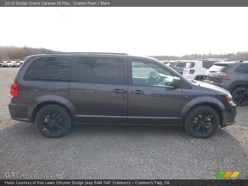 Granite Pearl / Black 2019 Dodge Grand Caravan SE Plus