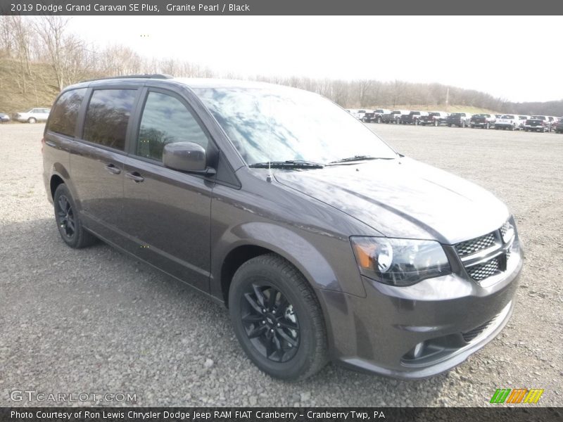 Granite Pearl / Black 2019 Dodge Grand Caravan SE Plus