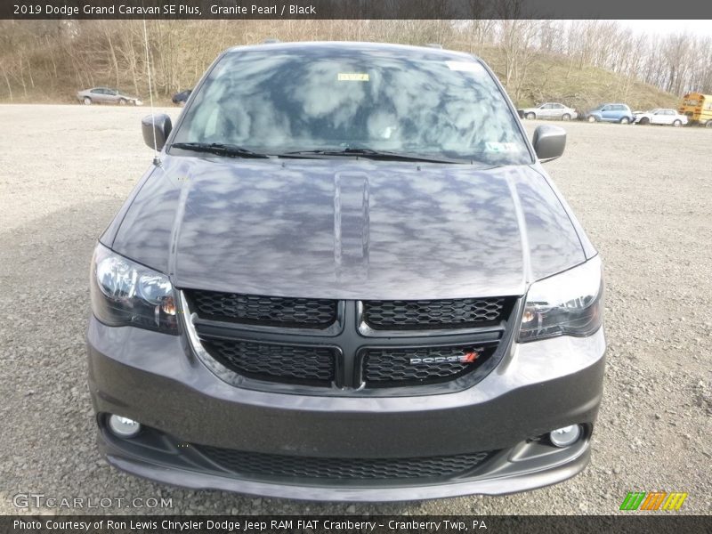 Granite Pearl / Black 2019 Dodge Grand Caravan SE Plus