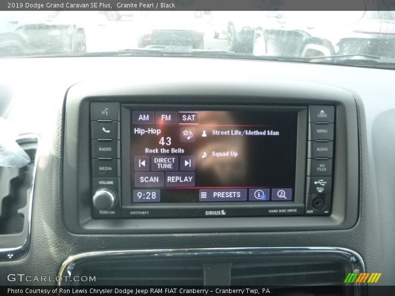 Granite Pearl / Black 2019 Dodge Grand Caravan SE Plus