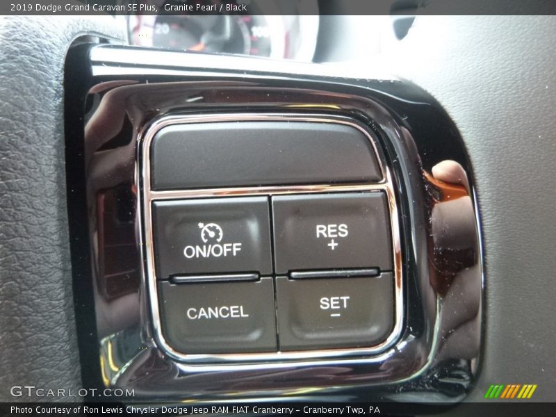 Granite Pearl / Black 2019 Dodge Grand Caravan SE Plus