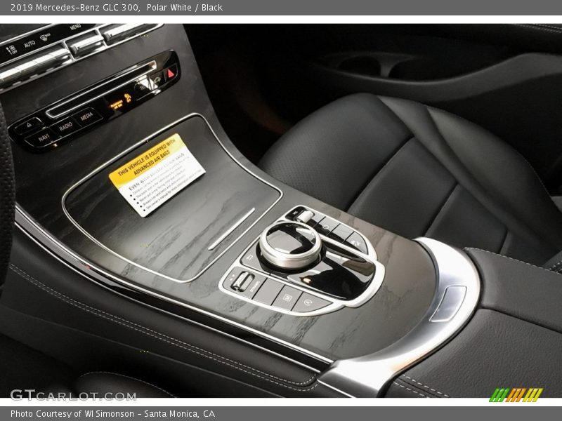 Polar White / Black 2019 Mercedes-Benz GLC 300