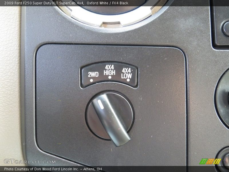 Oxford White / FX4 Black 2009 Ford F250 Super Duty XLT SuperCab 4x4