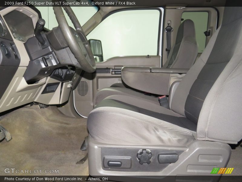 Oxford White / FX4 Black 2009 Ford F250 Super Duty XLT SuperCab 4x4