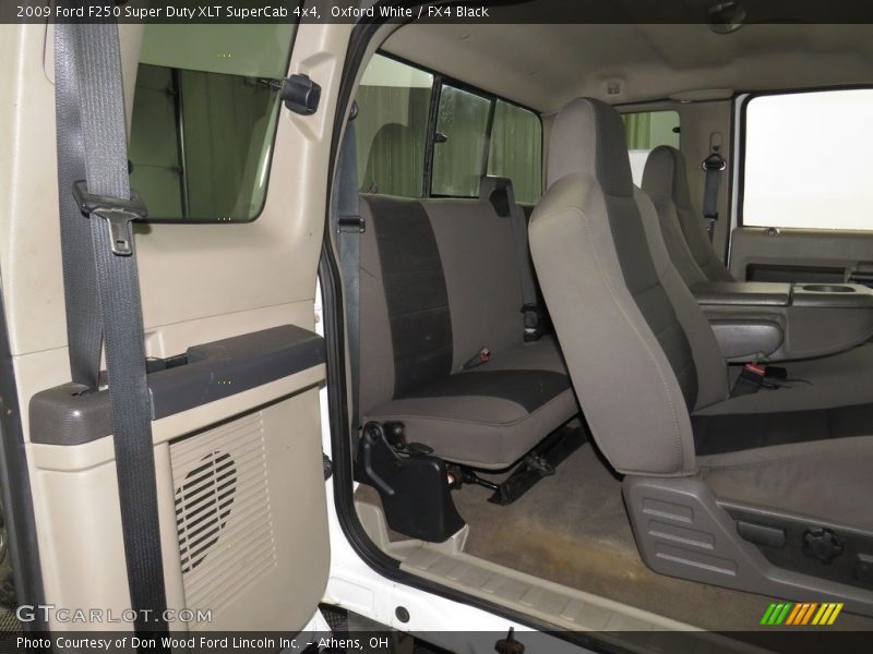 Oxford White / FX4 Black 2009 Ford F250 Super Duty XLT SuperCab 4x4