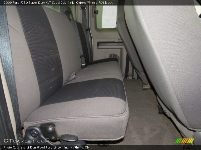 Oxford White / FX4 Black 2009 Ford F250 Super Duty XLT SuperCab 4x4