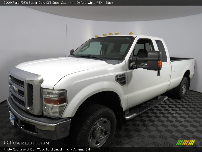Oxford White / FX4 Black 2009 Ford F250 Super Duty XLT SuperCab 4x4